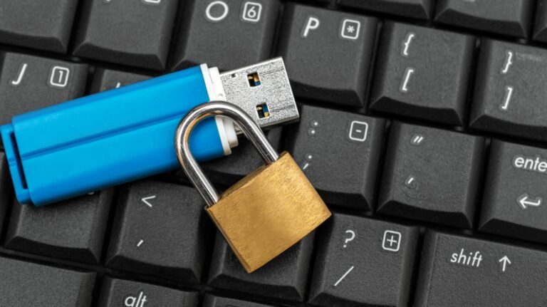 Как снять защиту от записи в Windows 10